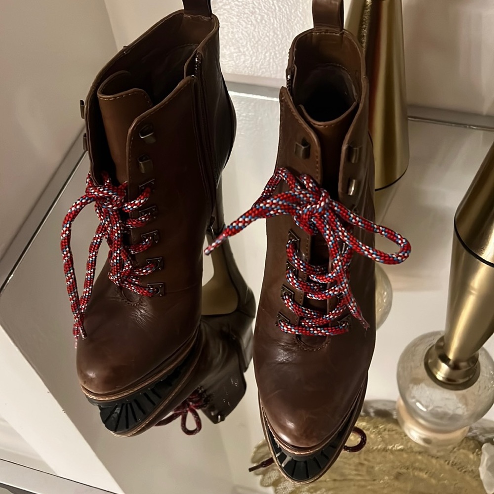 Coolest Gianni Bini boots 😍